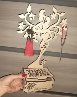 Girl Jewelry Stand