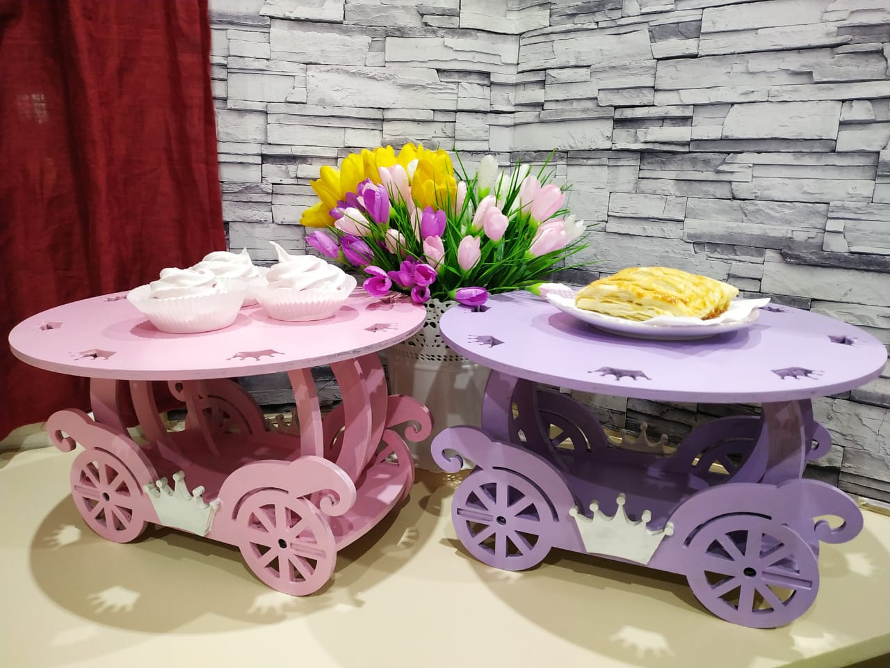 Carriage Cake Stand