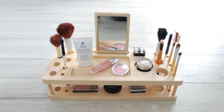 Makeup organizer