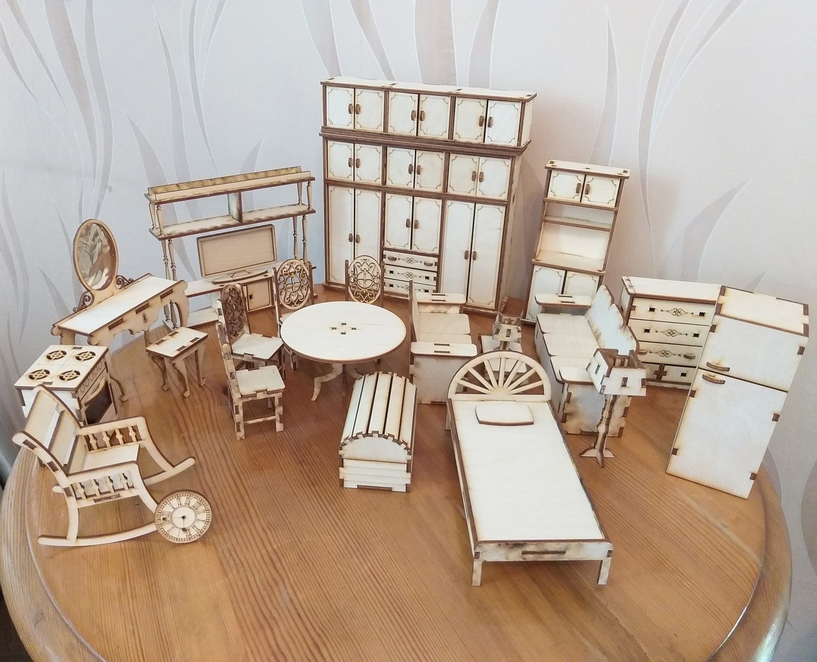 Miniature Dollhouse Furniture