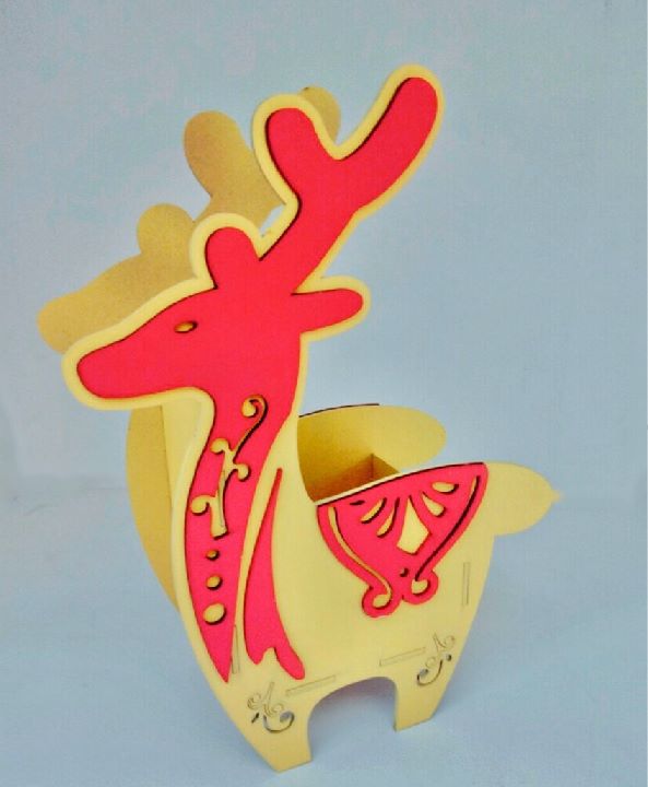 Reindeer Pen Holder Desk