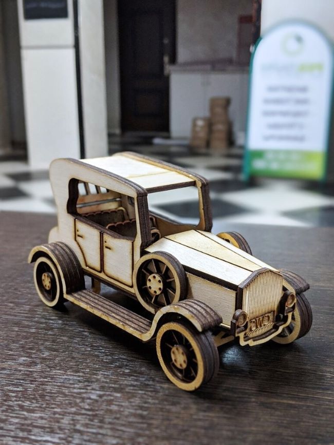 Vintage Wooden Classic Car Vehicle