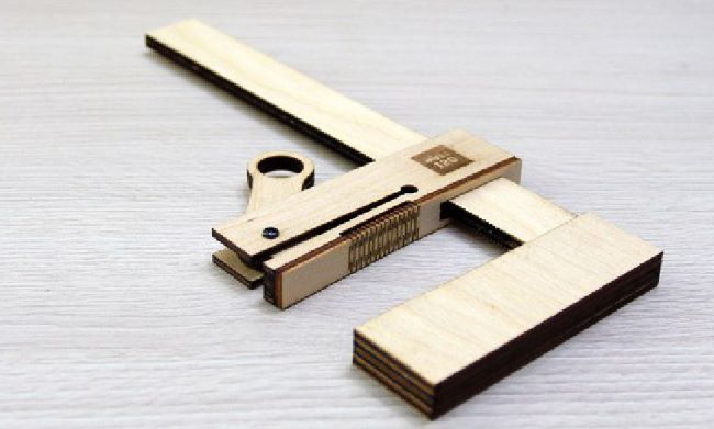 Wooden-bar-clamp