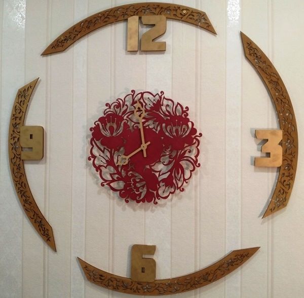 Flower wall clock