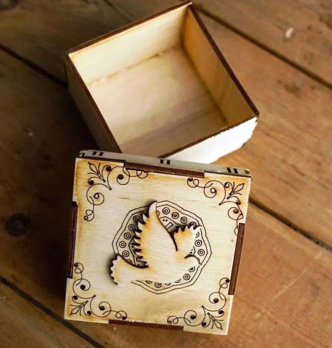 Wooden Box With Pigeon Decor