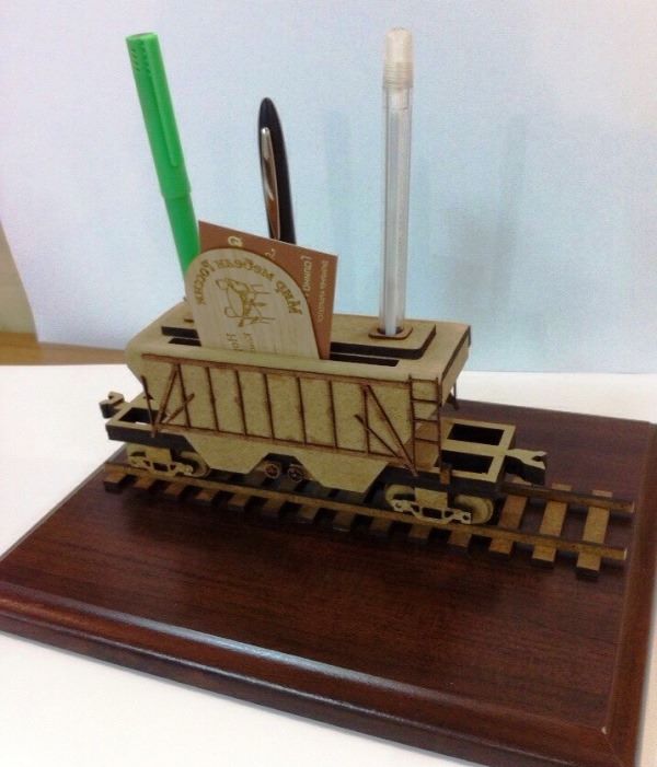 grain carrier wagon pencil holder