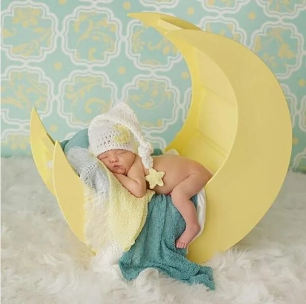 Crib moon for the baby