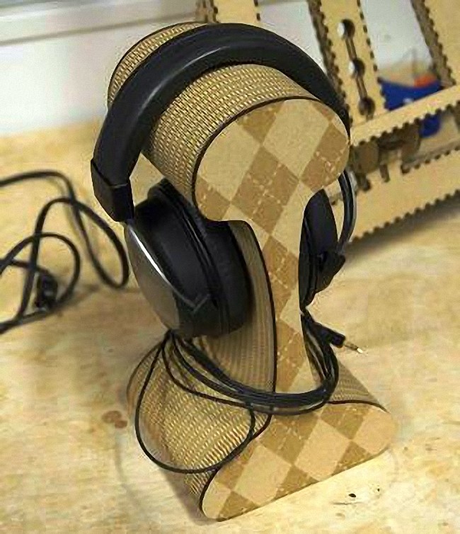 Headphone stand