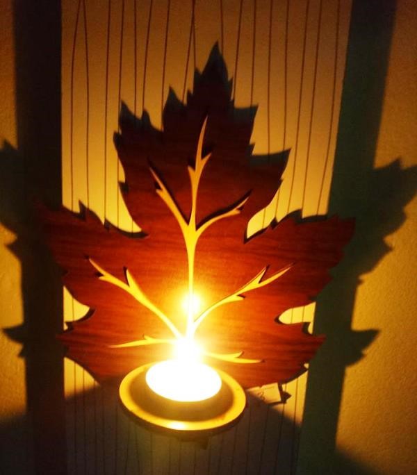 Maple leaves candlesticks