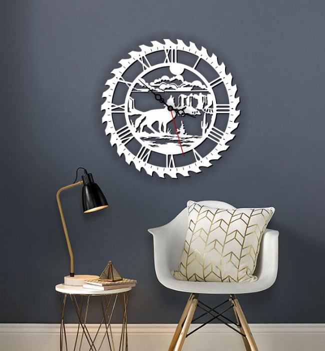 Wolf wall clock