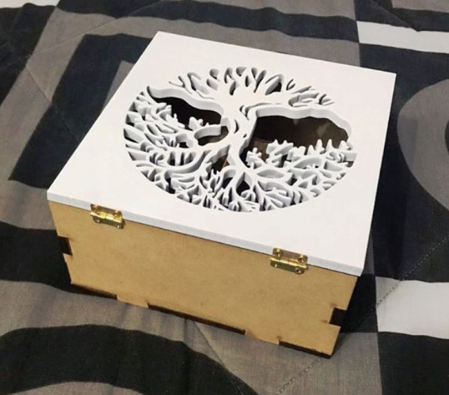 Box with tree