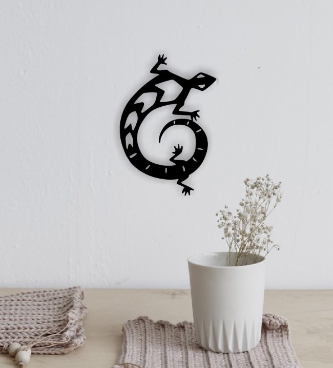 Lizard wall decor