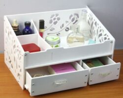 Cosmetic shelf