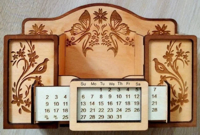 Desk calendar organizer