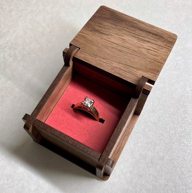 Ring box