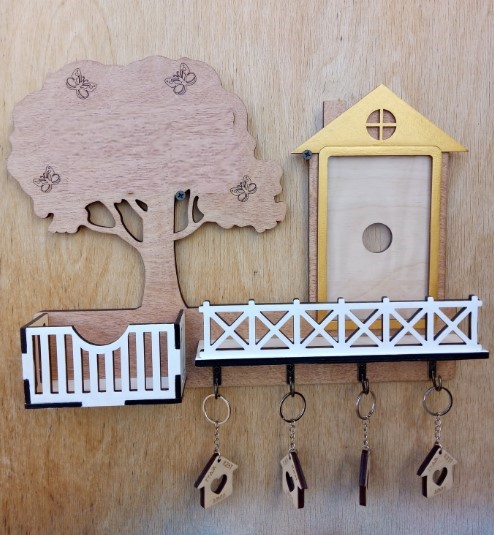 Wall Mounted Key Hanger With Shelf