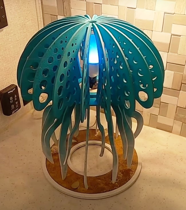 Jellyfish lamp