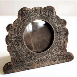 Decorative Engraved Round Wooden Photo Frame