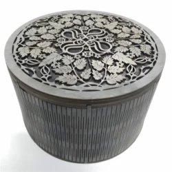 Living hinge potpourri round box with decorative lid