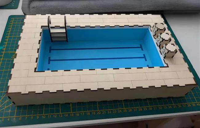 Miniature swimming pool