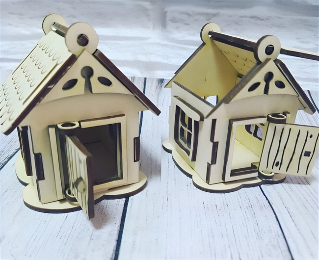 Smal candy house decor for christmas