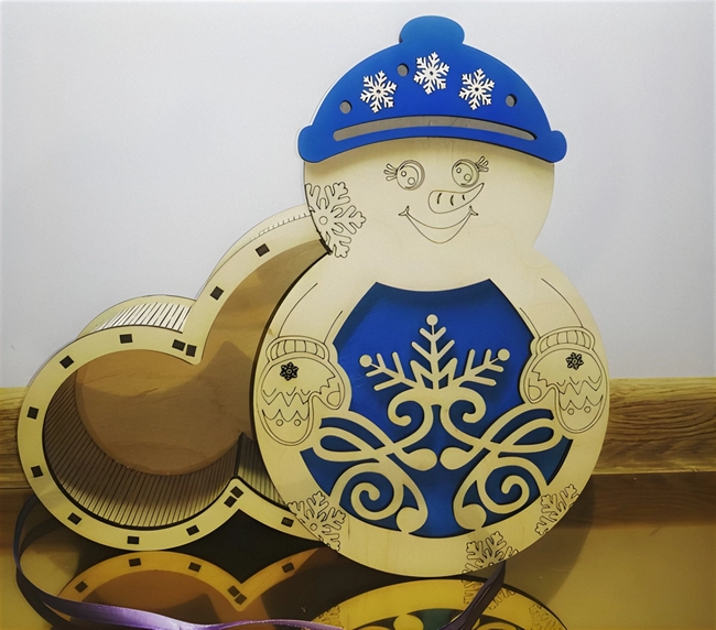 Snowman christmas gift box plywood