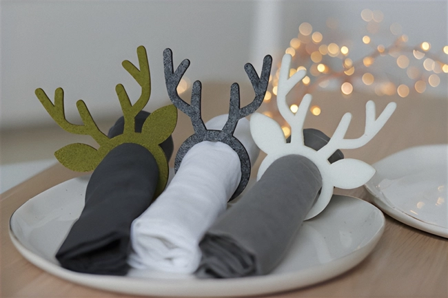 Wooden deer napkins rings