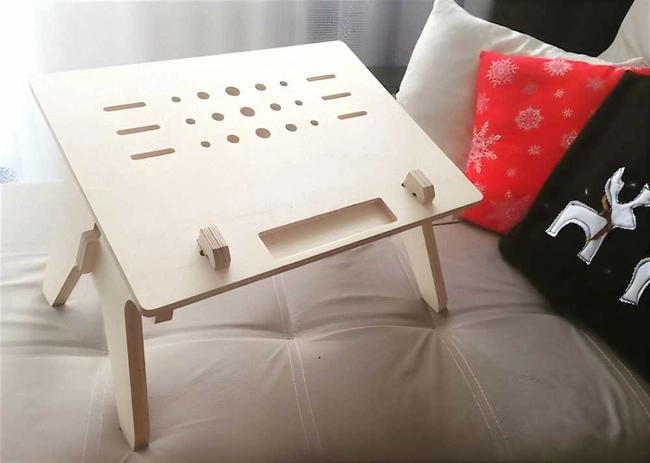 Wooden laptop desk for bed