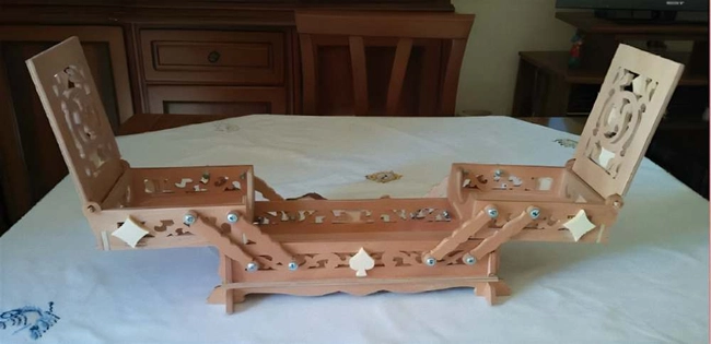 Cantilever sewing box for jewelry