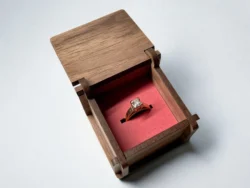 Wood ring box